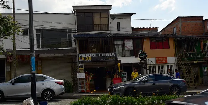 Ferretería La 28