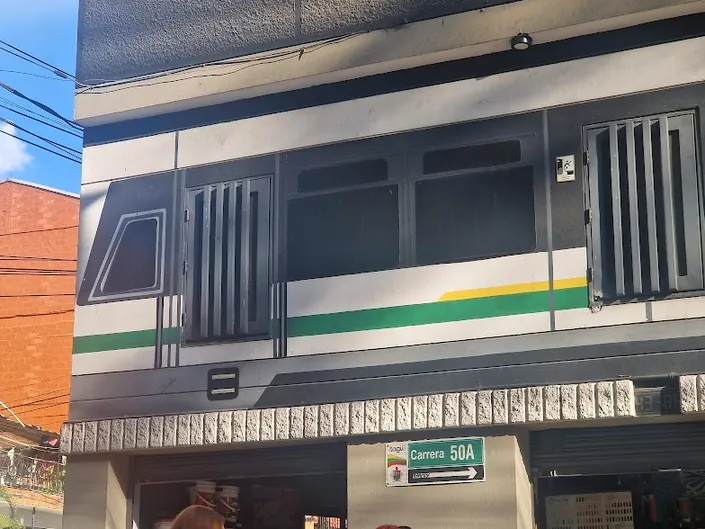 Deposito De Materiales El Metro