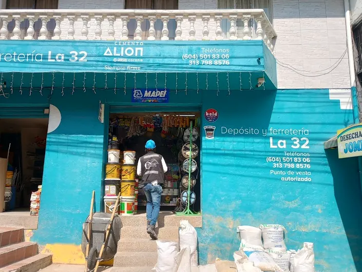 Deposito Y Ferreteria la 32