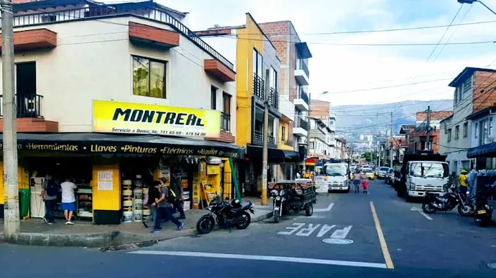 Depósito y Ferretería Montreal