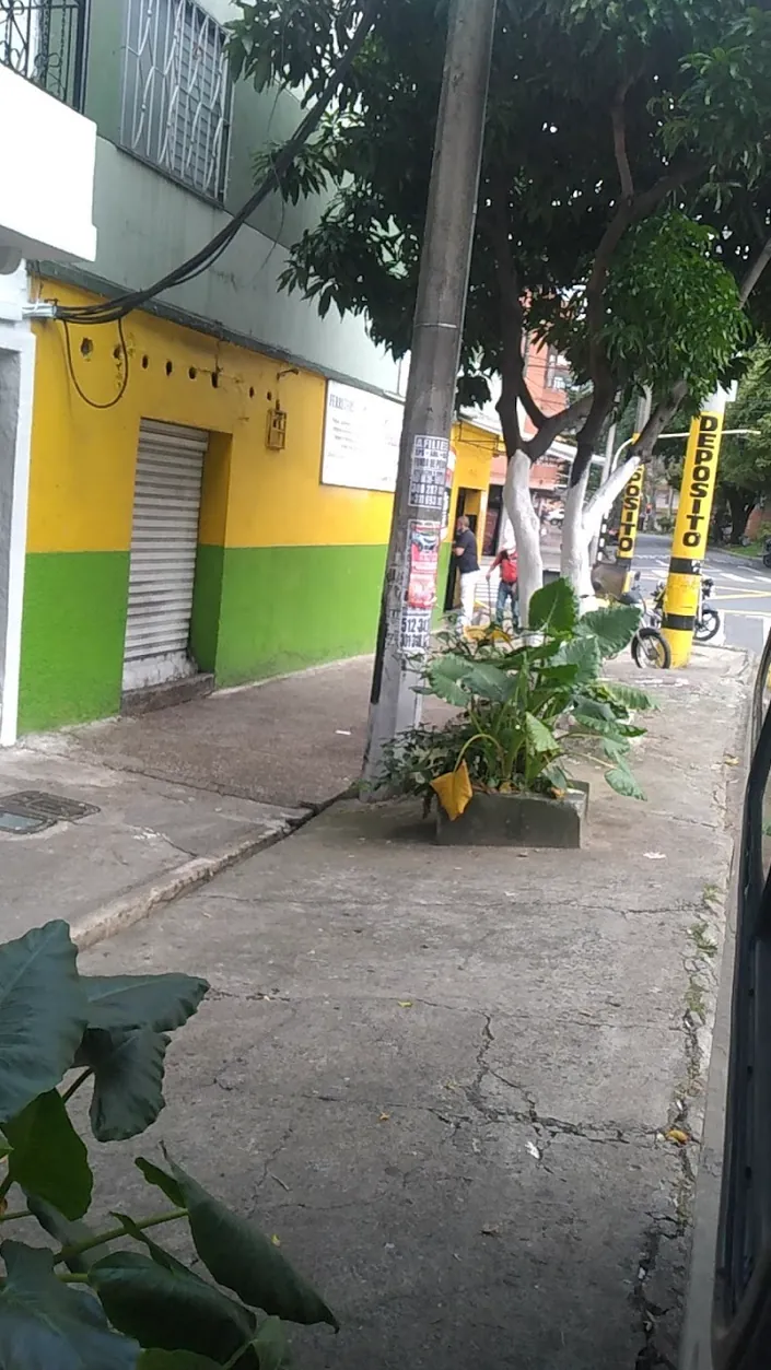 Ferreteria El Punto, Medellín