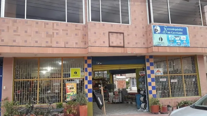 FERRETERIA Y DEPOSITO SAN CAYETANO